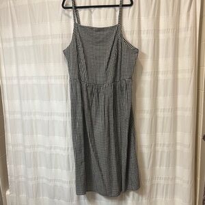Old Navy Black and White Pleated Sundress